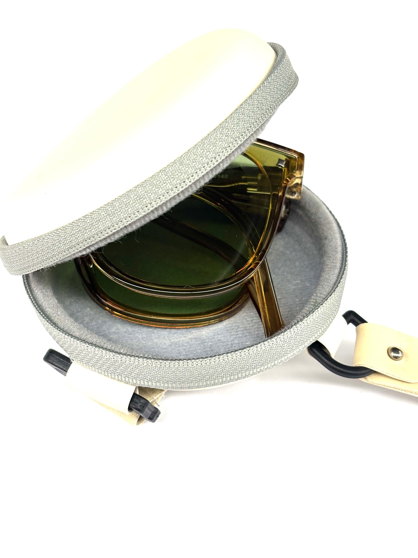 Foldable sunglasses case