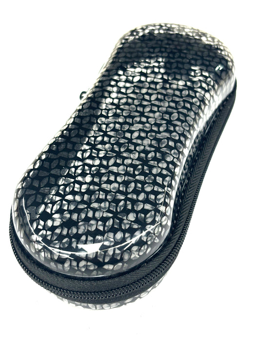 Infinity glasses case Netting black
